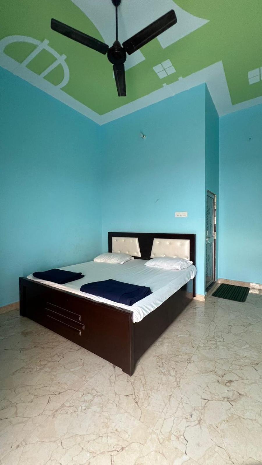 Hotel Vijay Palace Ayodhya Екстериор снимка