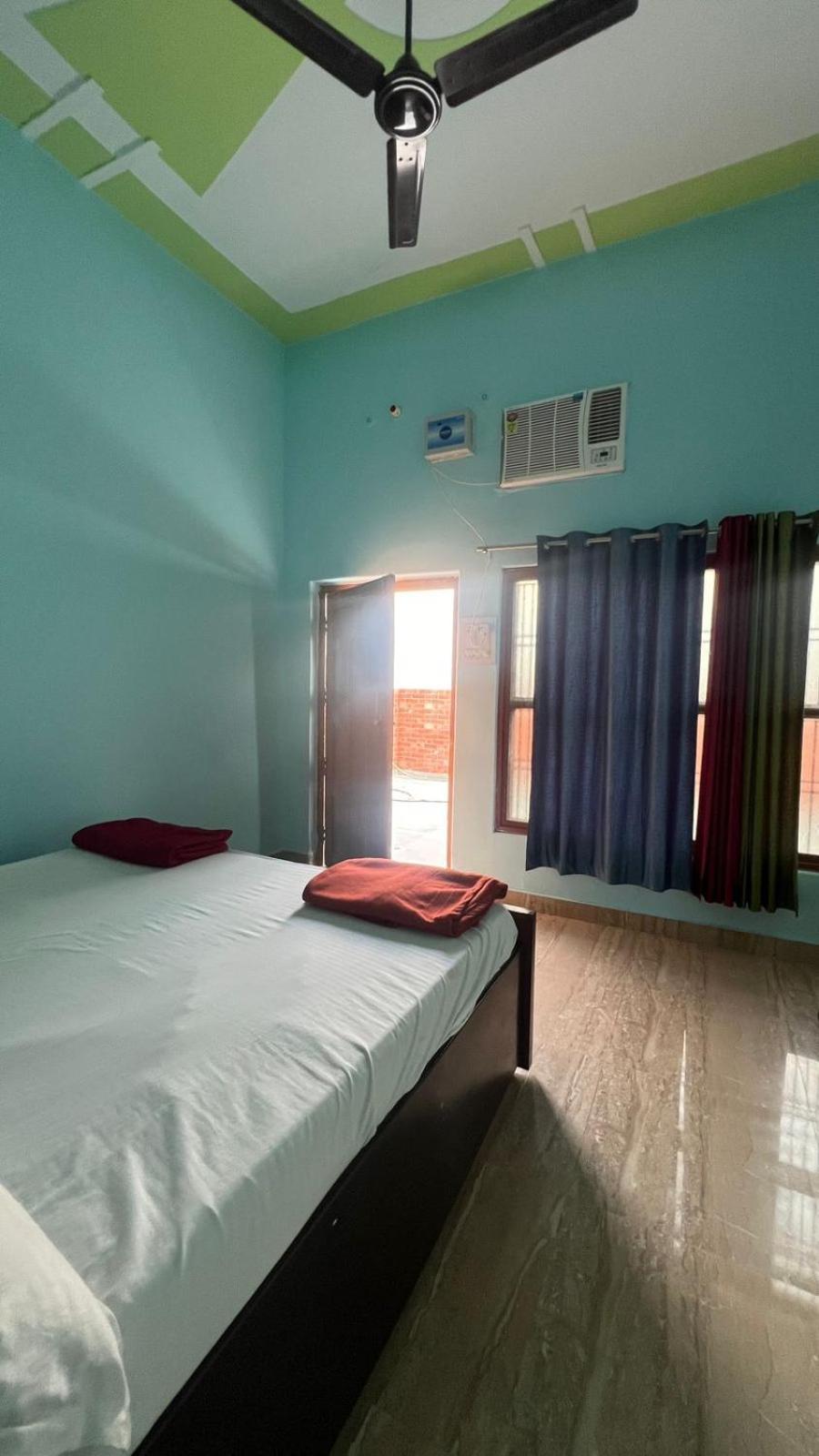 Hotel Vijay Palace Ayodhya Екстериор снимка