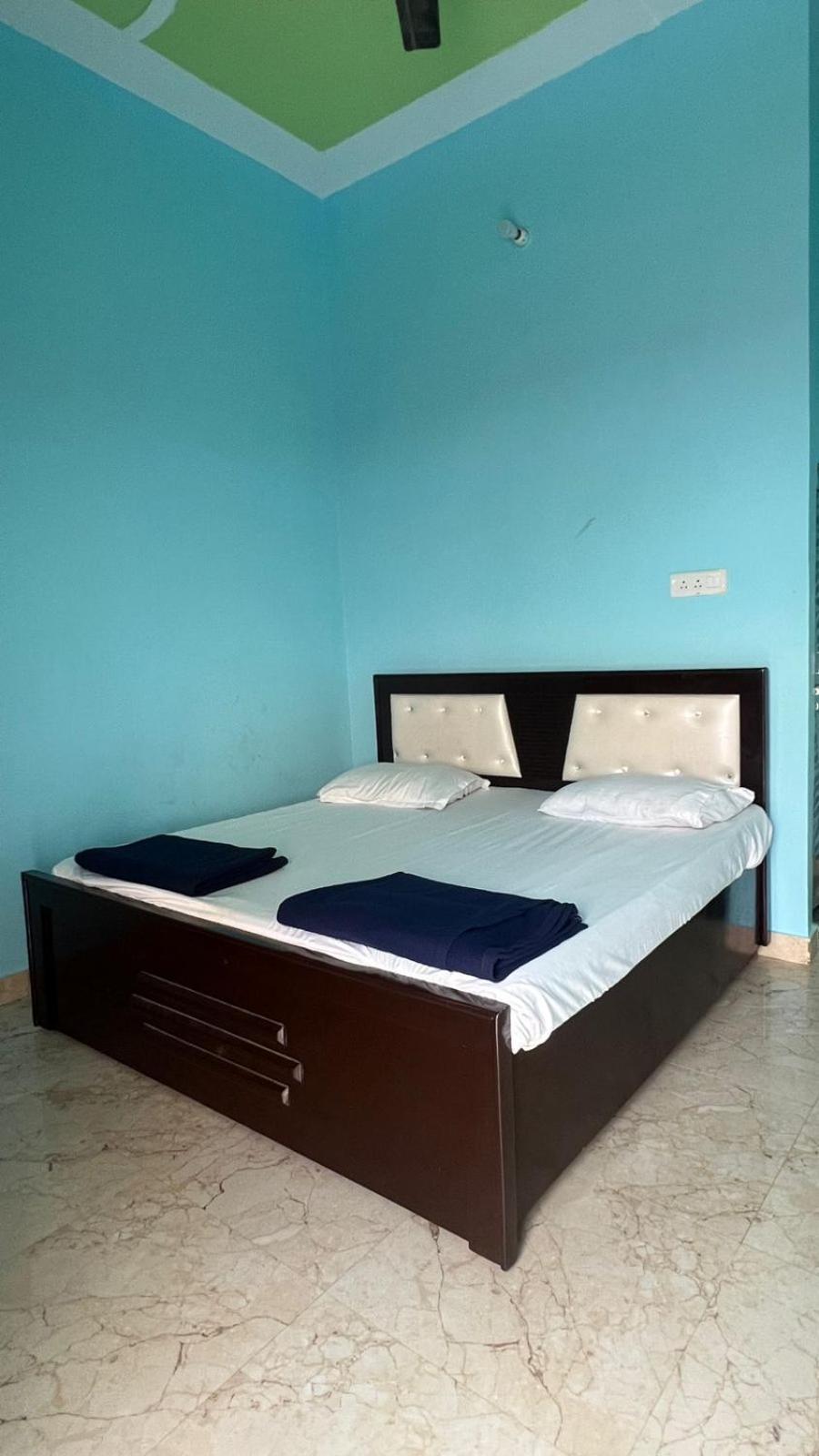 Hotel Vijay Palace Ayodhya Екстериор снимка