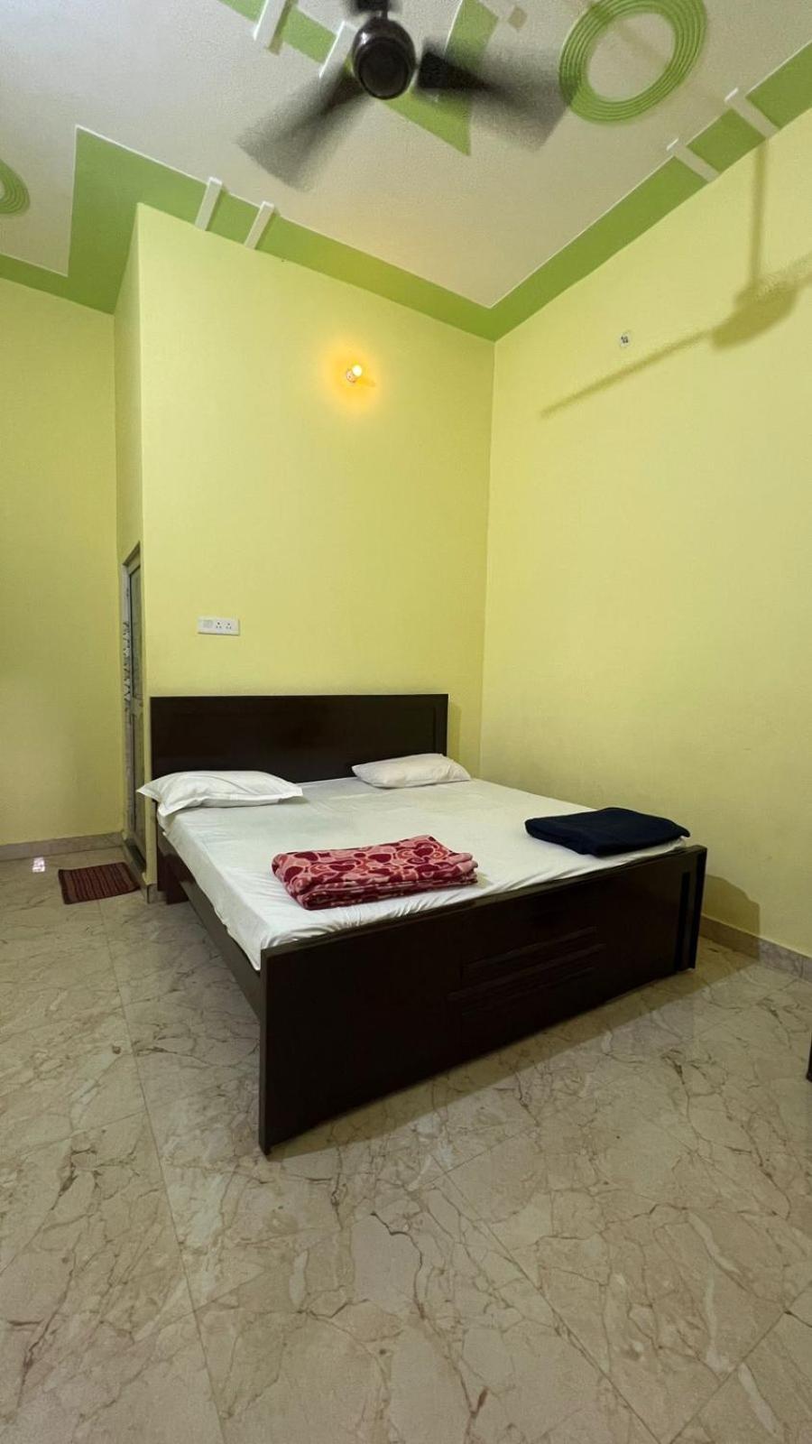 Hotel Vijay Palace Ayodhya Екстериор снимка